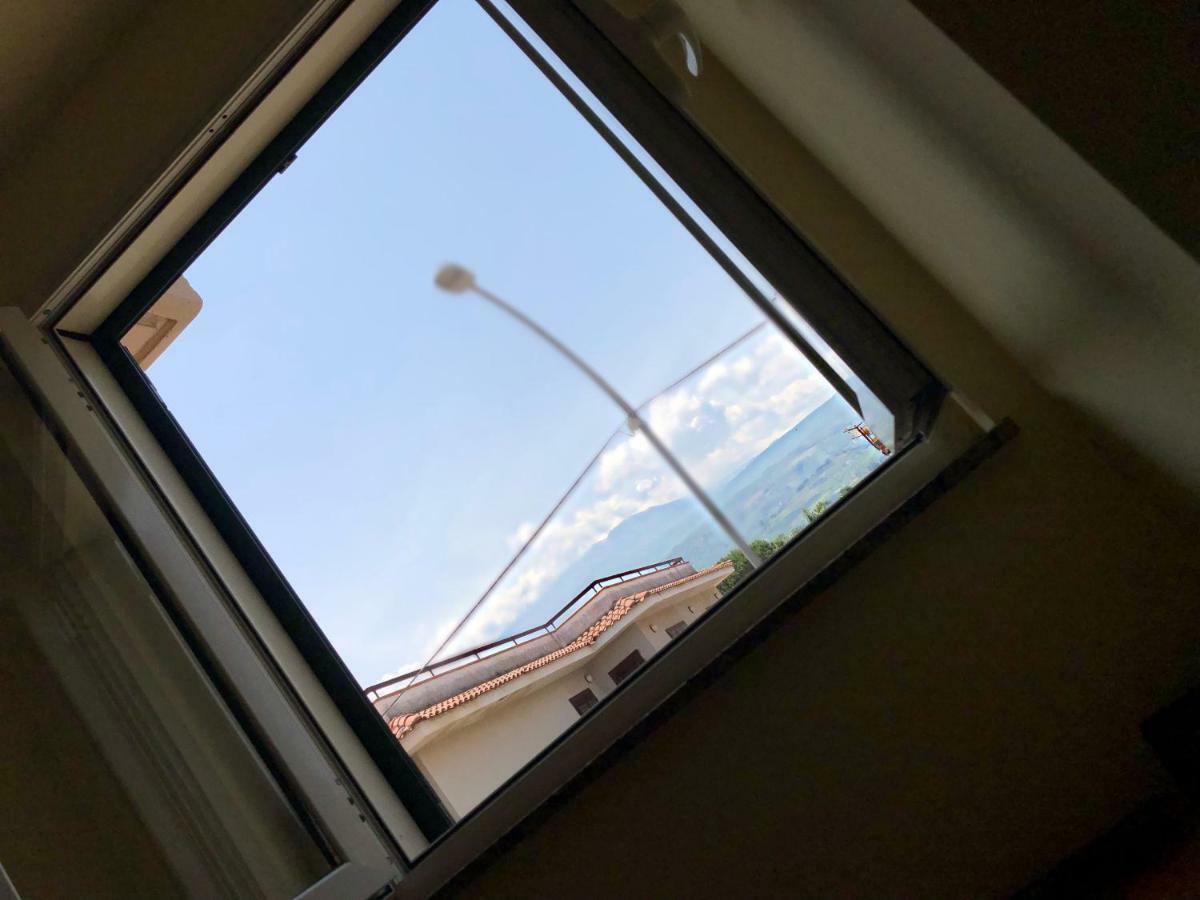 Luna فونداشيلو المظهر الخارجي الصورة